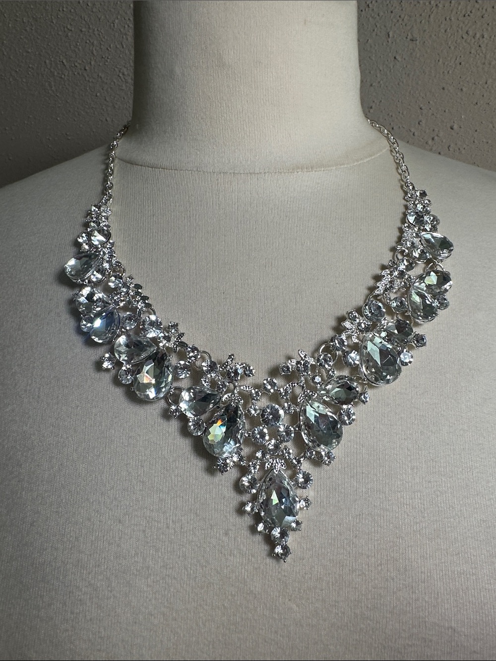 Crystal Gemstone Rhinestone Teardrop Bridal Statement Necklace - Silver Tone